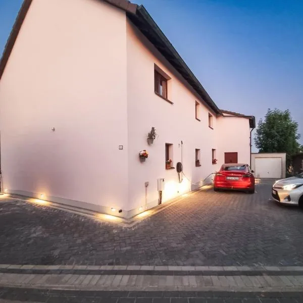 Naturblick Apartment - Modernes 3-Zimmer mit Privatparkplatz, hotel in Neustadt bei Coburg