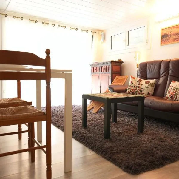 La Songe Ailée - Uriage - Proche Grenoble et Chamrousse - T2 avec terrasse - Jusqu'à 2 personnes - Cure Thermale - Idéal Déplacements professionnels, хотел в Saint-Martin-d'Uriage