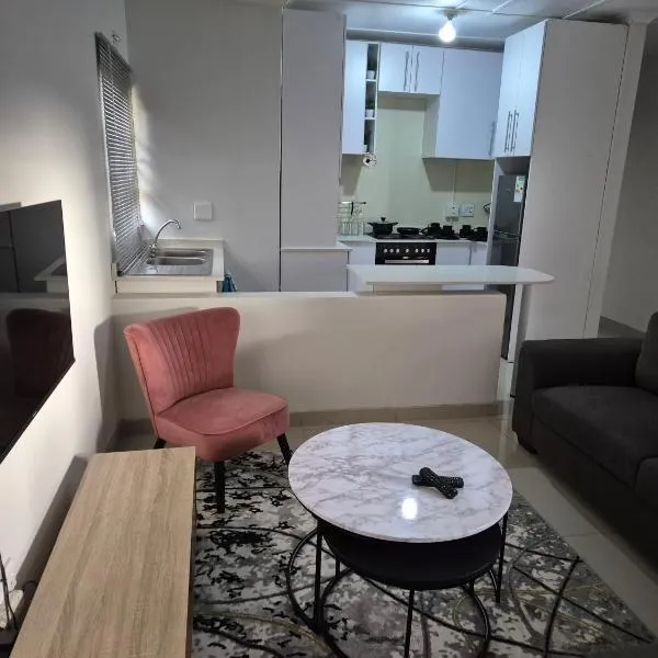Charming Cottage for Getaways, khách sạn ở Empangeni