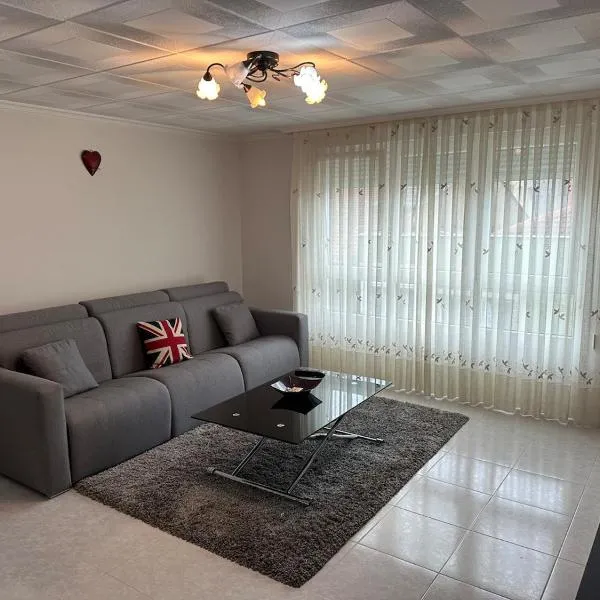 Apartamento Carballo Centro, hotel in Carballo