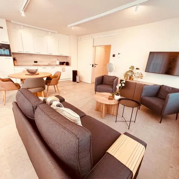 Christina's 2bed-Third Floor, hotel v Ostende