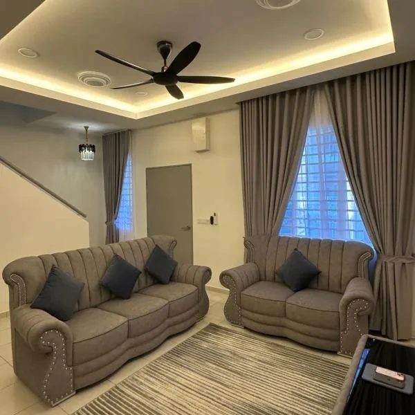 Ris Homestay Islam FOREST HEIGHT, ξενοδοχείο σε Σερεμπάν