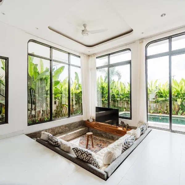 Villa this is Bali I, hotel di Canggu