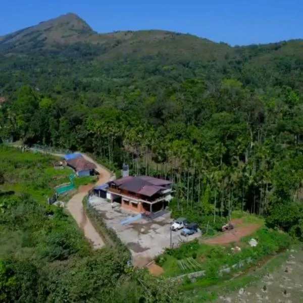Alekadu hill view homestay, hotel in Mudigere