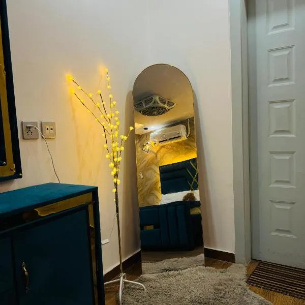 Cozy&Peaceful Apartment, hotel in Lahore