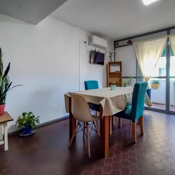 Dto dos dormitorios cerca del Español, Italiano, HPR, Club Provincial, Predio de la ex Rural, hotel in Rosario