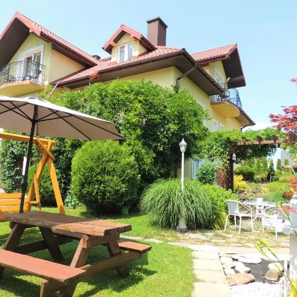 Nad Wąwozem POKOJE I DOMKI 660-271-050 Polańczyk، فندق في بولانكسيك