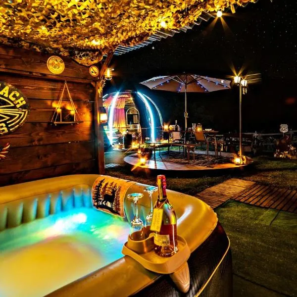 BULLE TEXAS - LUXE et SPA - Vue lac Aiguebelette, hotel v destinaci Novalaise