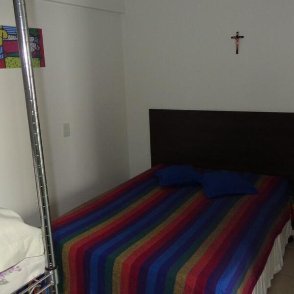 Apartamento quarto e sala para 4 hóspedes a beira mar - Foto 2