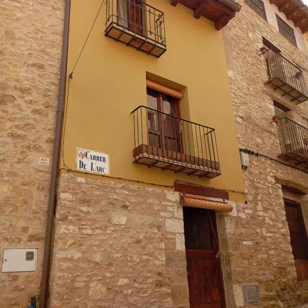 Cal Fuster I, hotel in Todolella