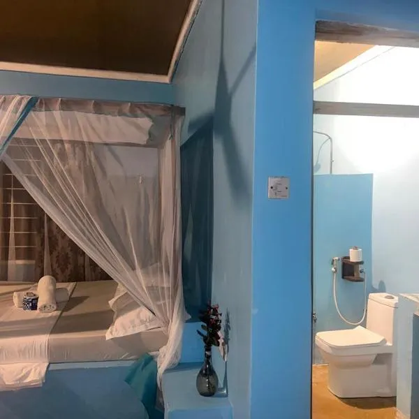 AfroWhaleSharkSafari & AfroBeachBungalows, hotel in Kilindoni