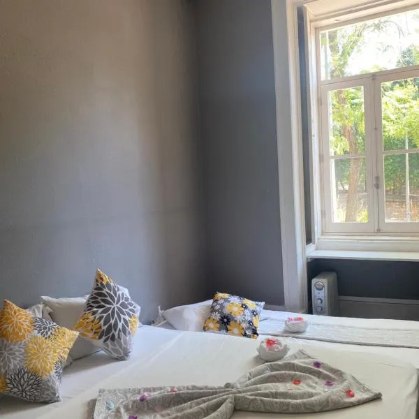 WW Hostel & Suites, hotel en Coímbra