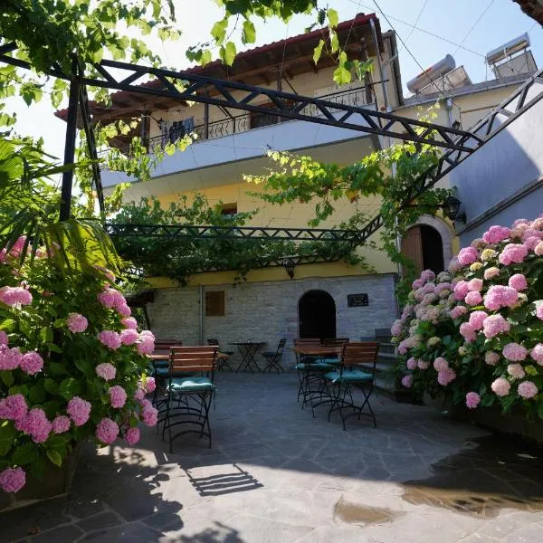 Palorto Traditional Hotel, hotel in Gjirokastër