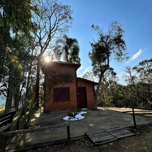 Chalé aconchegante em Santo Antônio do Pinhal, отель в городе Санту-Антониу-ду-Пиньял