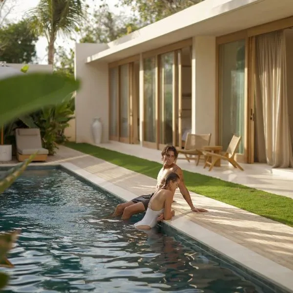 COZ Bali Boutique Villas walking distance to Padang Padang Beach, готель у місті Улувату