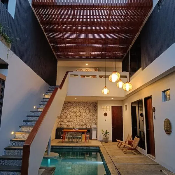 Padinis Villa & Coffee, hotel in Ketewel