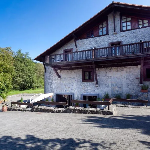 Hotel Antsotegi, hotel in Etxebarria