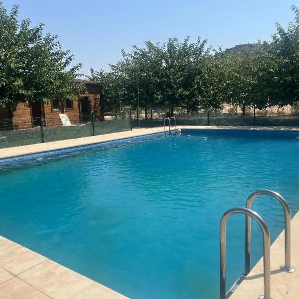 Granja escuela con Bungalows, hotel en San Martín de la Vega