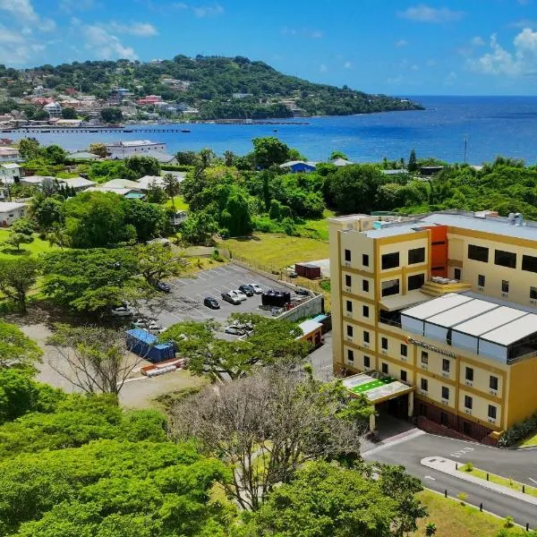 Comfort Inn & Suites Tobago، فندق في Tobago