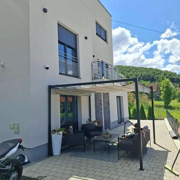 Villa Laura, hotel in Gornji Vakuf