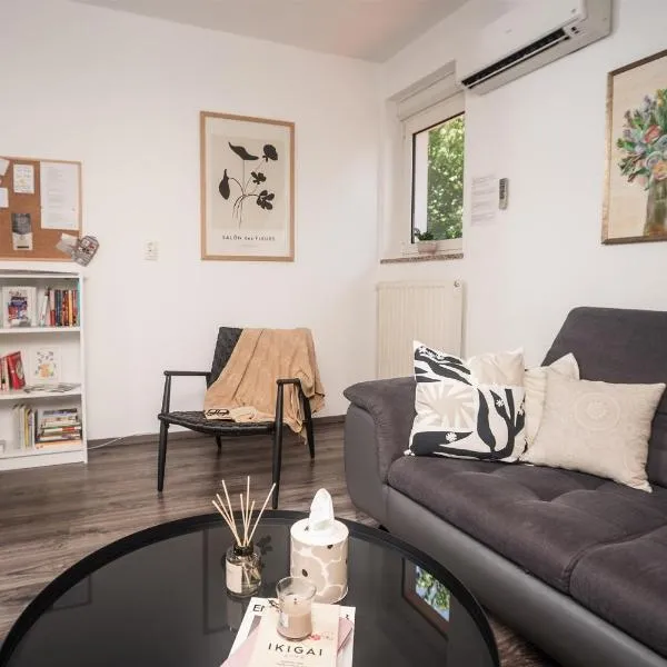 ASTAREA - Penthouse in nature-free private parking-jacuzzi-terrace & balcony-peace, hotel in Zagreb