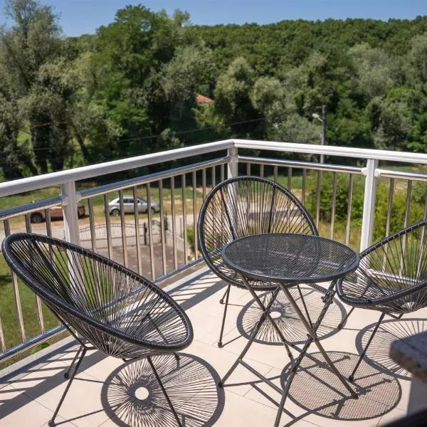 ASTAREA - Penthouse in nature-free private parking-jacuzzi-terrace & balcony-peace, Hotel in Zagreb