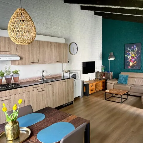 Gehele Bungalow zuid-Limburg op een park, hotel in Simpelveld