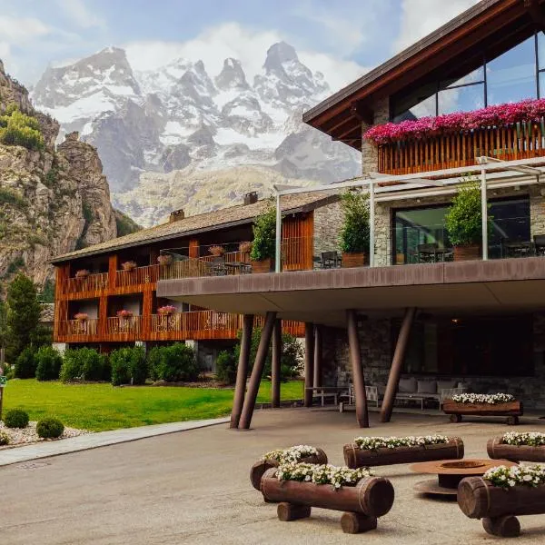 Grand Hotel Courmayeur Mont Blanc, by R Collection Hotels, hotel in Courmayeur