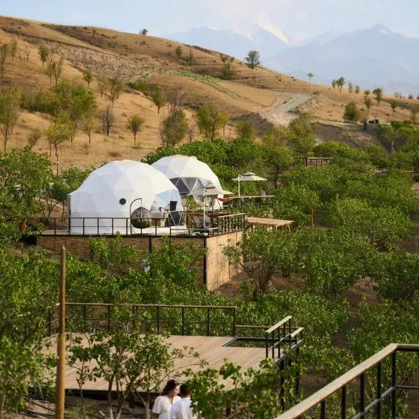 EcoHouse Glamping by ART HOTEL, hotel v destinaci Biškek