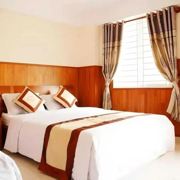 Dancenter Phuong Nam Hospital Formerly Nam Phuong Hoang Hau, hotel in Ho Chi Minh City