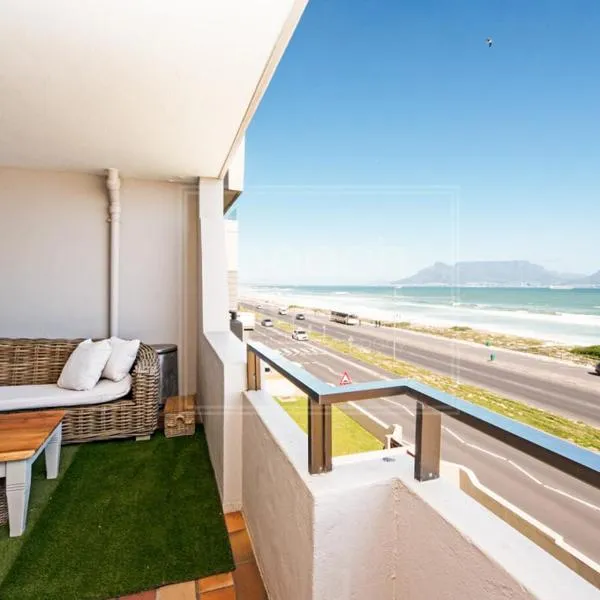 Panoramic Ocean View 2 bed w 24 hour Power Inverter, Blouberg, 28 Malata, hotel in Bloubergstrand