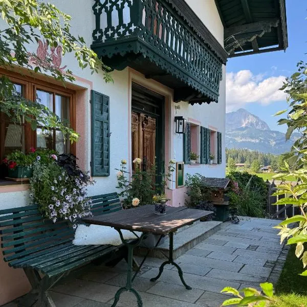 TONIS cozy Boutique Chalet by ALPIN CHARME APARTMENTS, hotel in Reith bei Kitzbühel