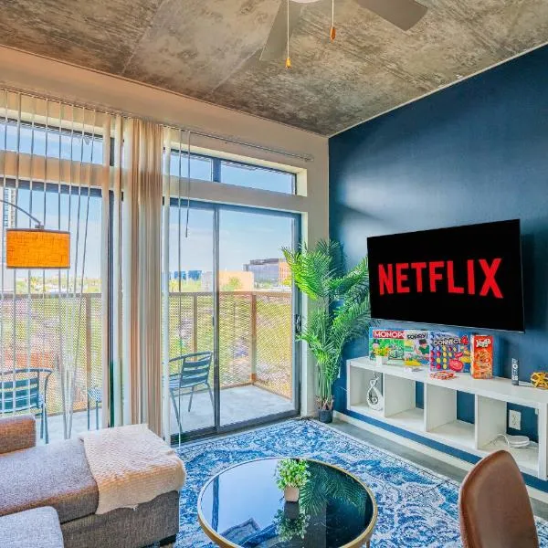 Alluring 2BD - DT - Gym, Pool, Parking - Sleeps 8, Hotel in Phoenix