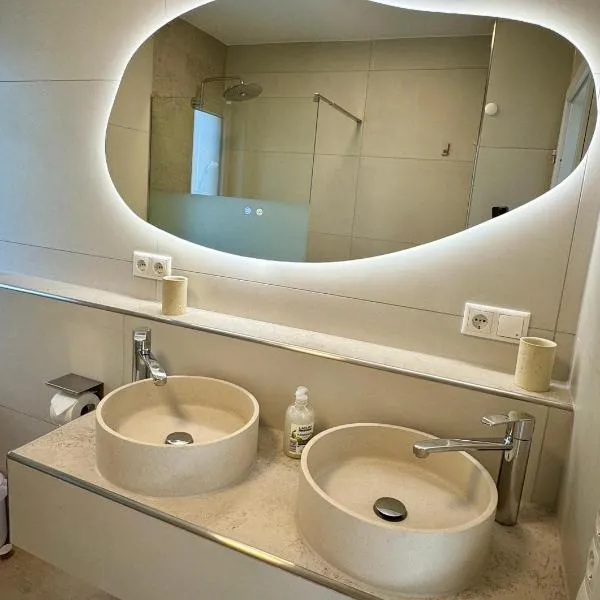 Ferienwohnung "Luxus Suite" - Ihr Zuhause auf Zeit!, Hotel in Coburg