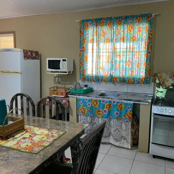 Casa para até 10 pessoas com 2 banheiros, 1 quente - Foto 4