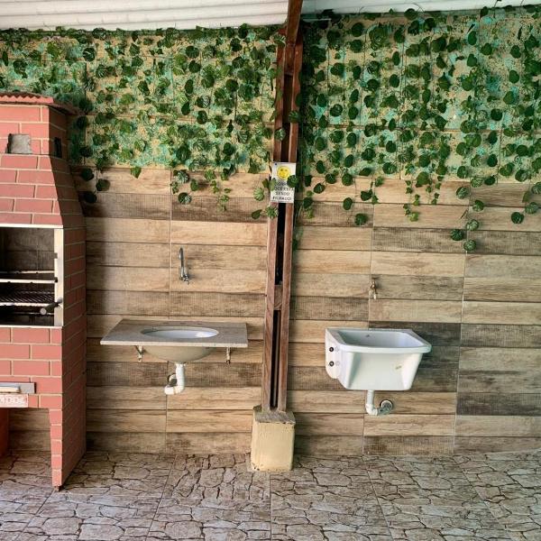 Casa para até 10 pessoas com 2 banheiros, 1 quente - Foto 3