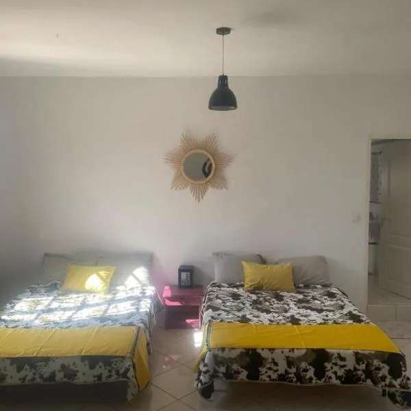 Le Petit Yucca - chambre safari, hotel in Tiznit