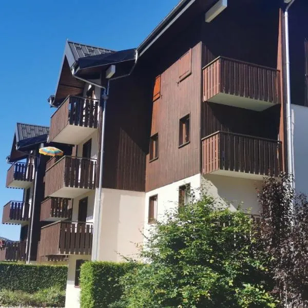 Charmant appartement de montagne avec balcon, Hotel in Mijoux