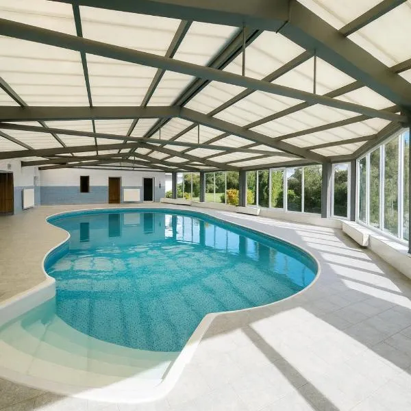 Rodinný apartmán se saunou, bazénem a hřištěm Staňkov, hotel in Staňkov