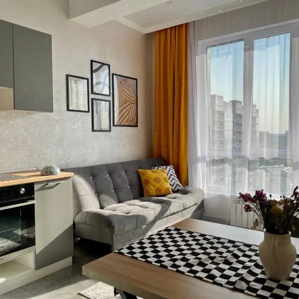 Уютные Апартаменты 1 Минута от Станции Метро, hotel in Almaty
