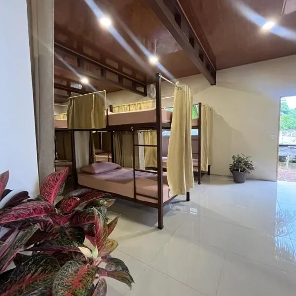 hostel Mar y Bosque, hotel v destinaci Drake