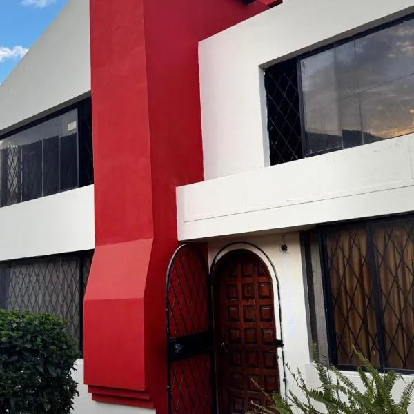 Hostal Casa de Visitas Pomasqui Akimichu, hotel in Hacienda San Rafael