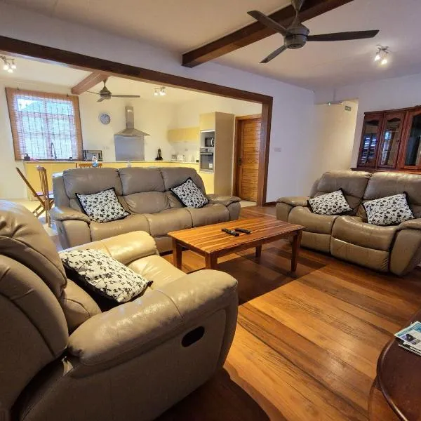 Ground Floor Apartment -Villa Ibiza, hotel v destinaci Trou dʼ Eau Douce