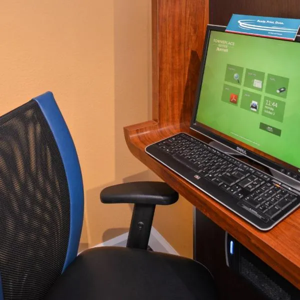 Candlewood Suites St Louis St Charles by IHG, hotel in St. Charles