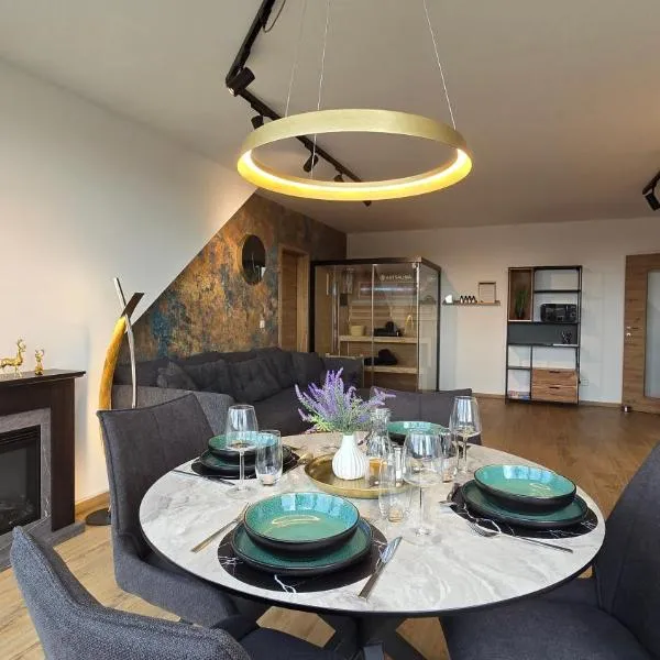 Luxus Ferienwohnung Himmel und SPA mit privater Sauna und Wellnessdusche inkl Wifi und Parkplatz für 4Personen, hotel in Muhr amSee