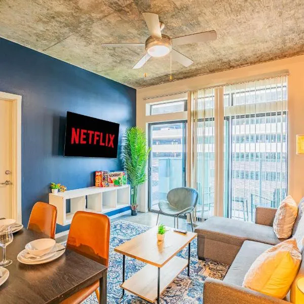 Calm 2BD - Central DT - Gym, Pool, Parking - Sleep 8