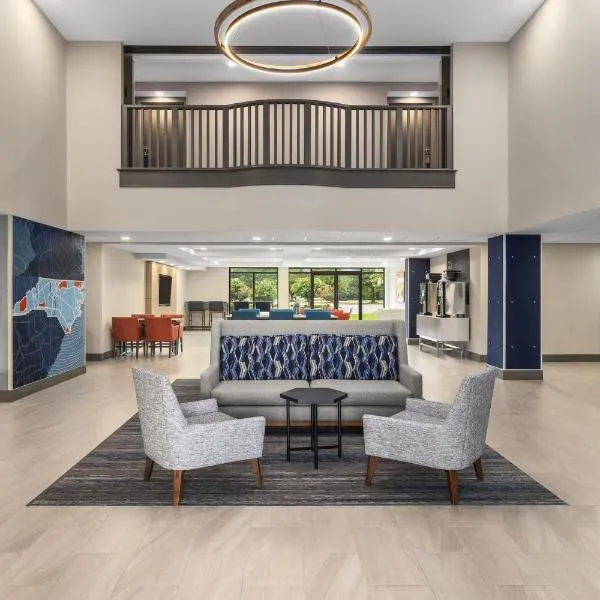 Holiday Inn Express Fayetteville Fort Bragg by IHG, hotel in Fayetteville