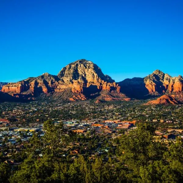 Verde Valley One-Bedroom Park Model Cabin 13, hotel v destinaci Cottonwood