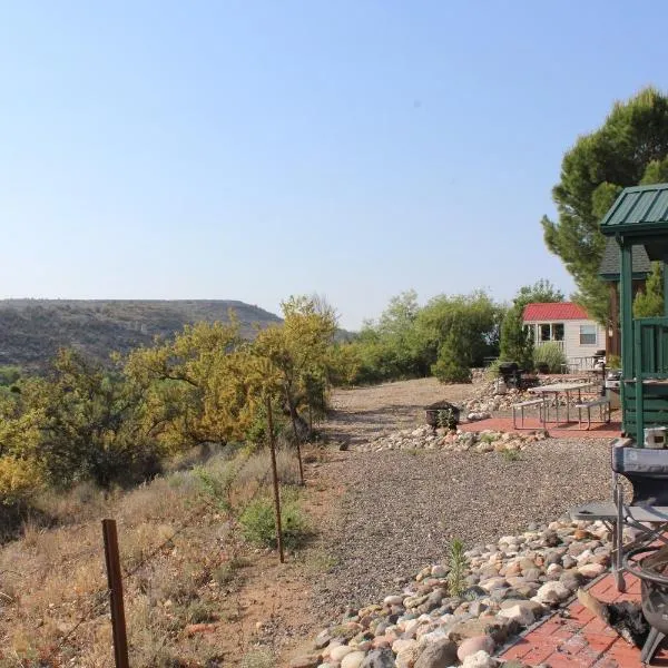 Verde Valley Canyon View Cottage 6、Cornvilleのホテル