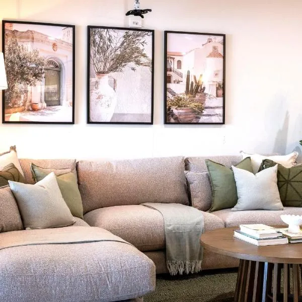 Waterfront Stay at Sunshine Villa, ξενοδοχείο σε Maroochydore